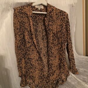 Anthropologie Leopard print button-up blouse long sleeves size Small